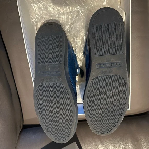 In very good condition. Worn a few times size 42